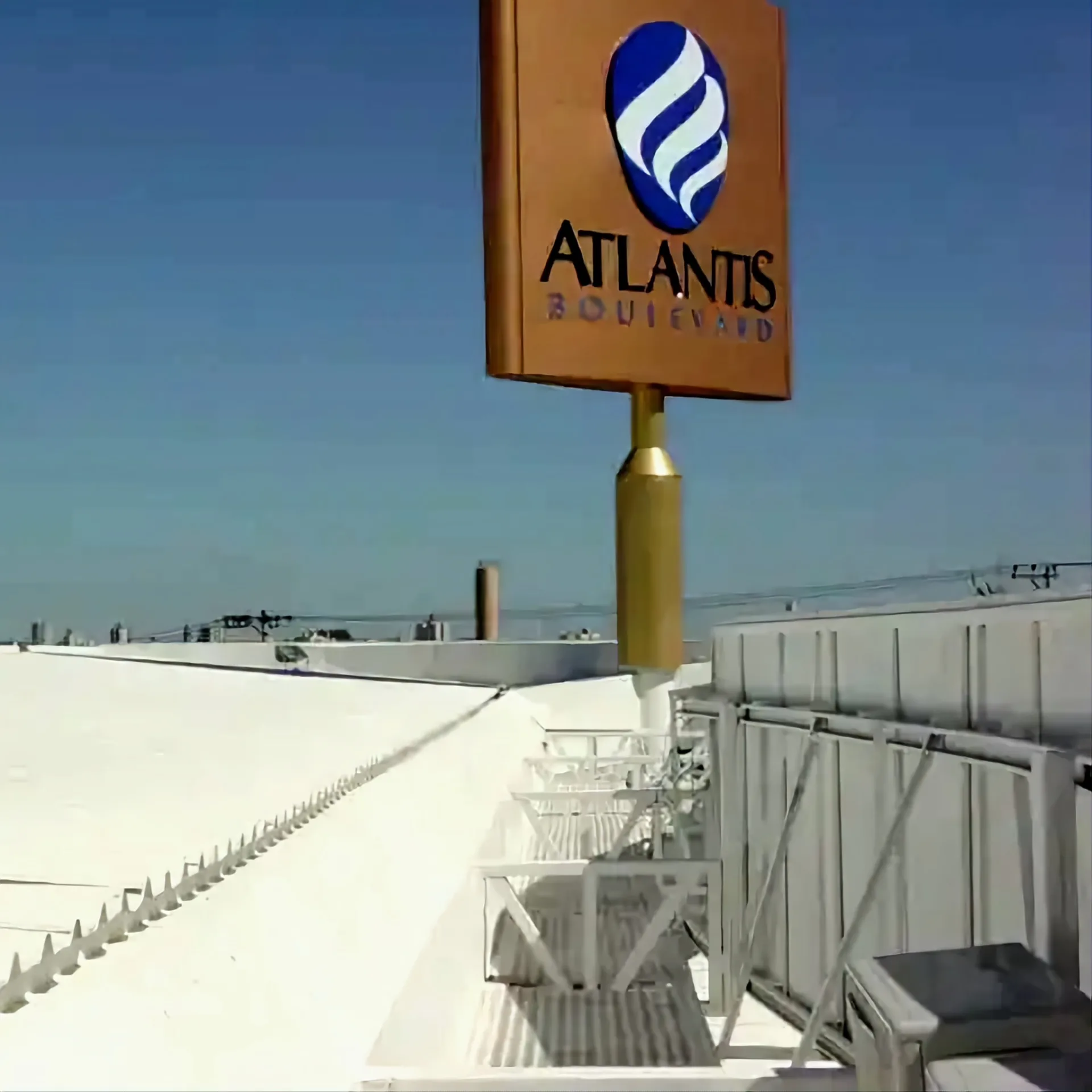 Shopping Center Atlantis Boulevard