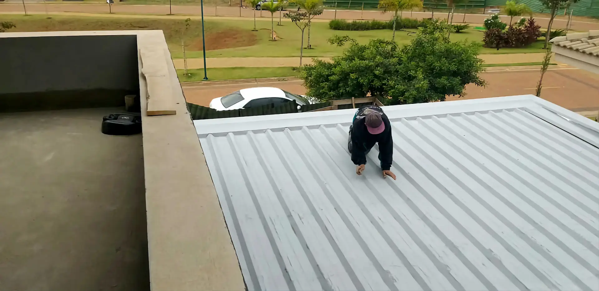 Impermeabilização térmica da cobertura.
Condomínio Quinta do Golf